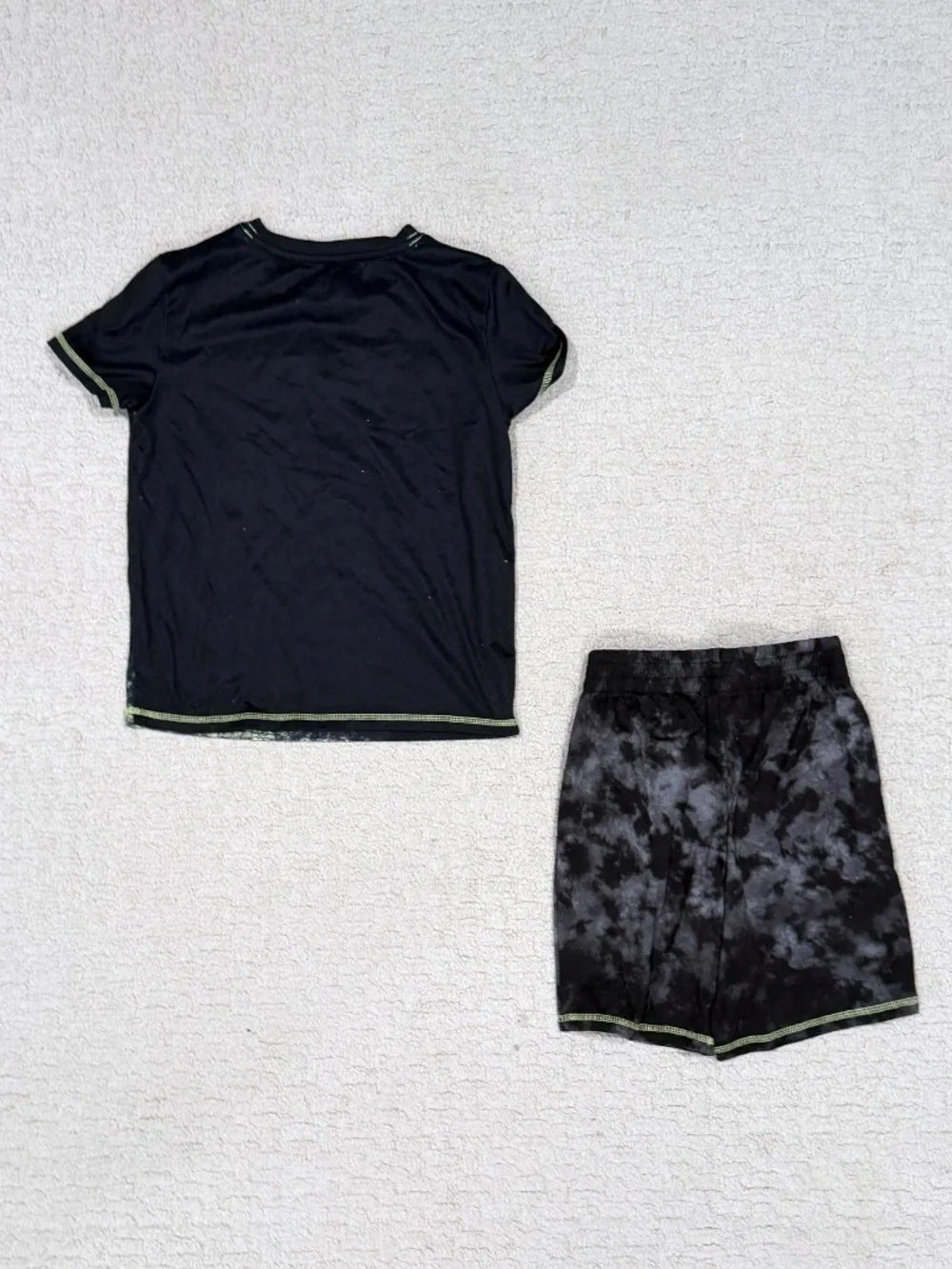 Kids Cat & Jack Tee and Shorts Pajama Set Size Small (6/7)